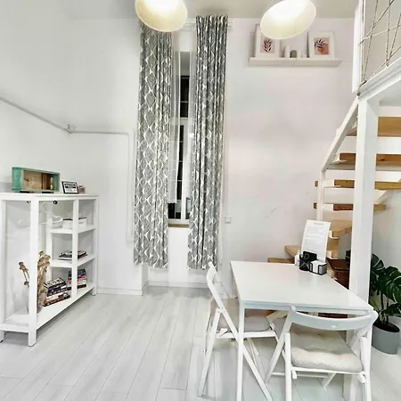 With Ac & Netflix דירה בודפשט