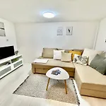With Ac & Netflix Apartment Budapest
